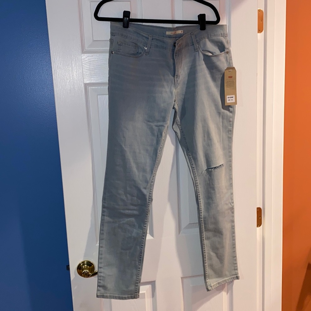 NWT Baby Blue Ripped Levi’s Jeans